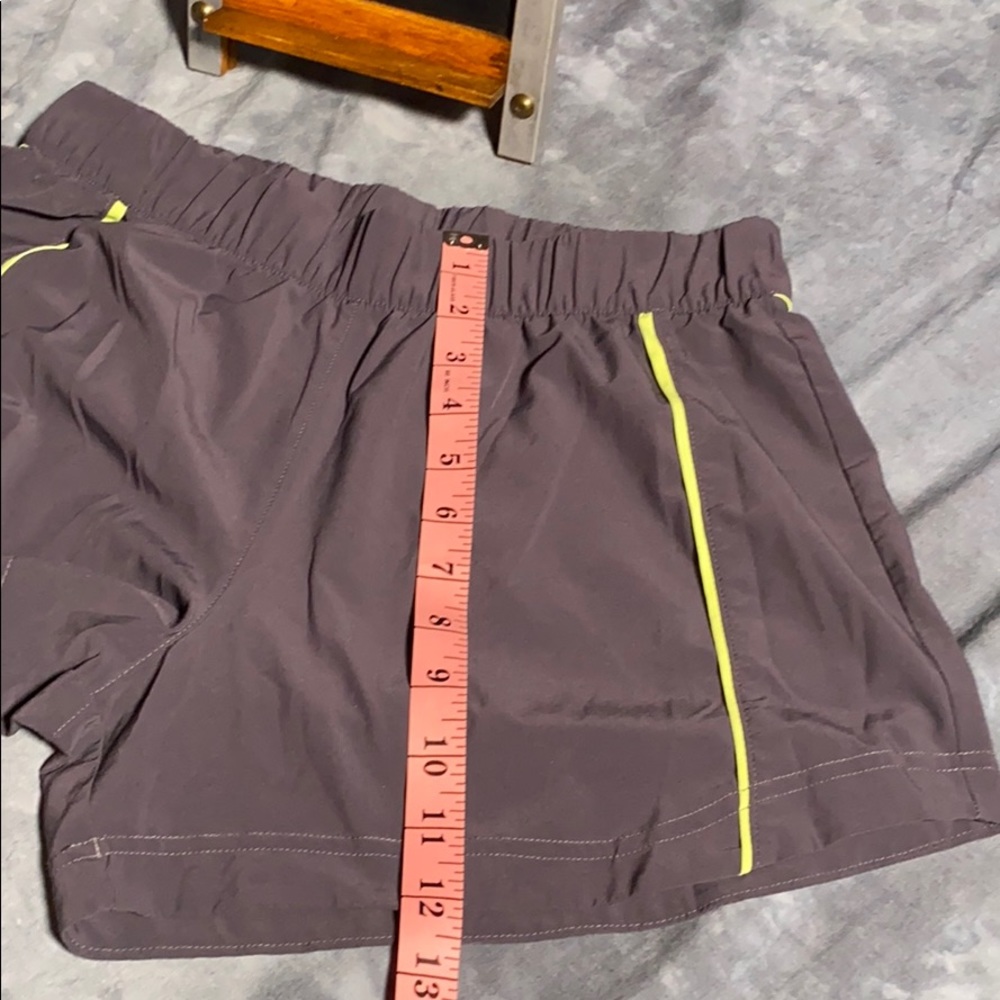 💚 3 for $15 💚 - Under Armour Semi Fitted Heat Gear Shorts size Small - Picture 6 of 16
